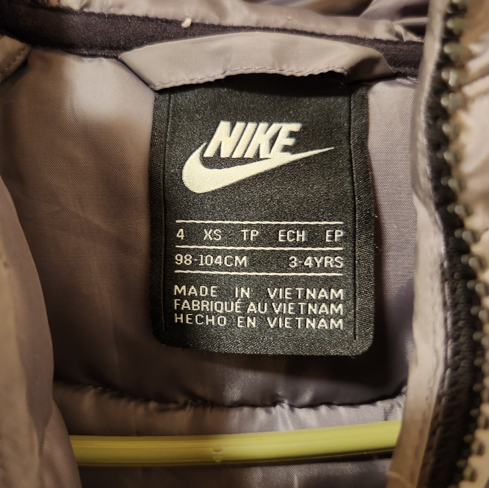 Nike jacket - Picture 2 of 2